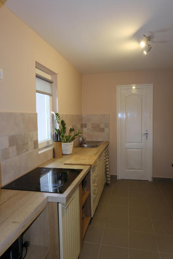 Kajári Apartmanház Balatonfőkajár Exterior foto